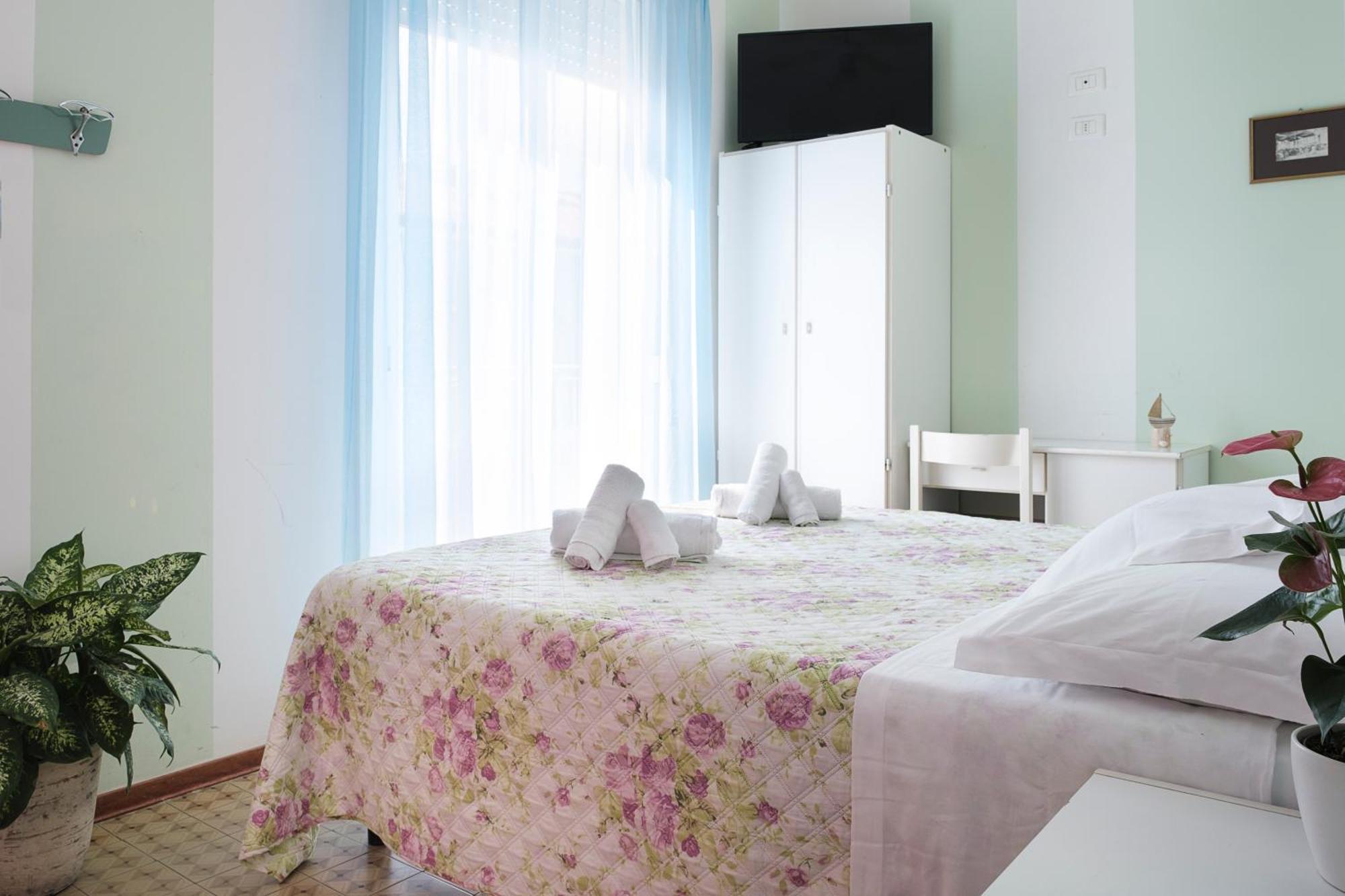 Hotel Cheri Rimini Luaran gambar