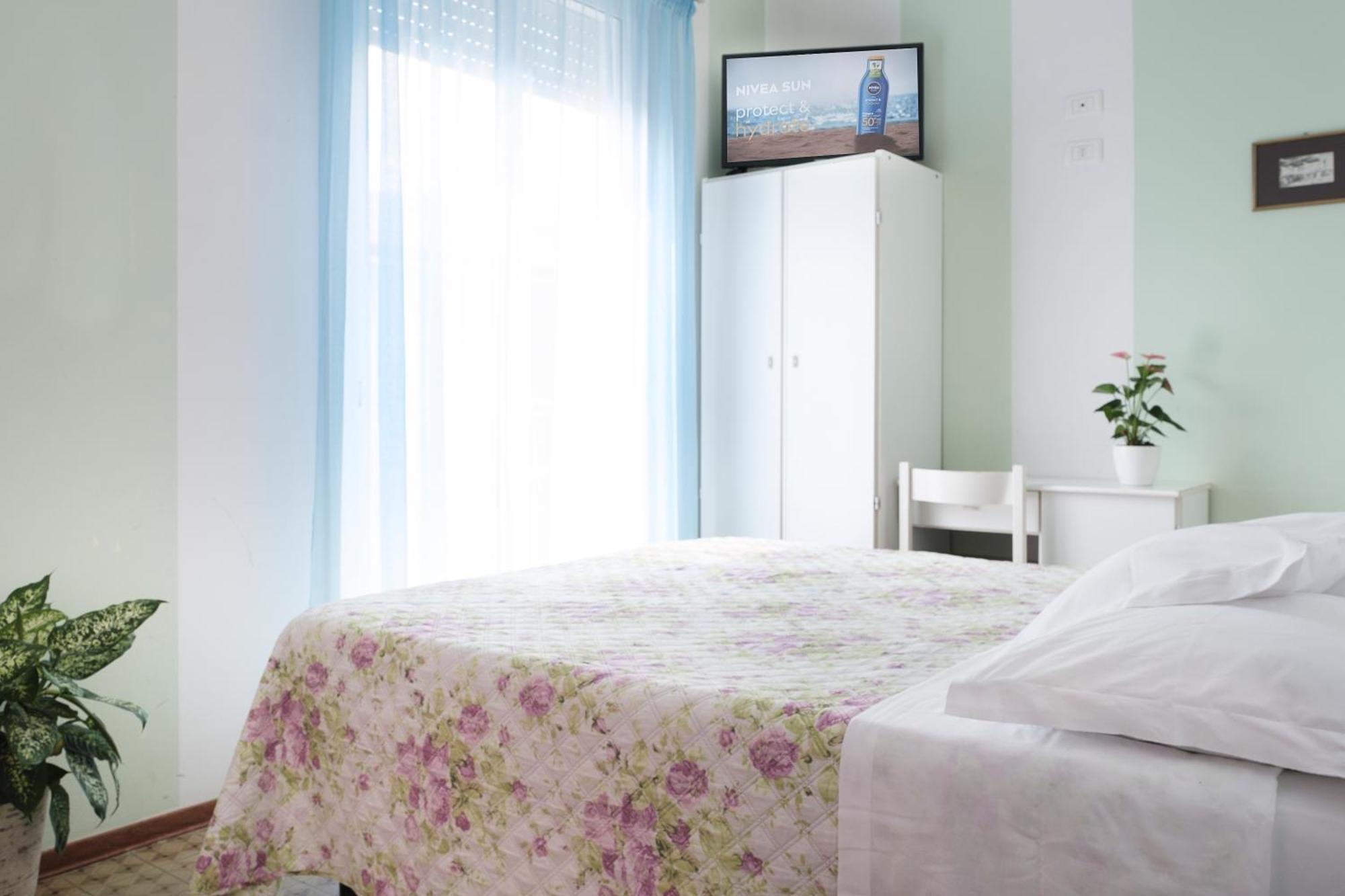 Hotel Cheri Rimini Luaran gambar